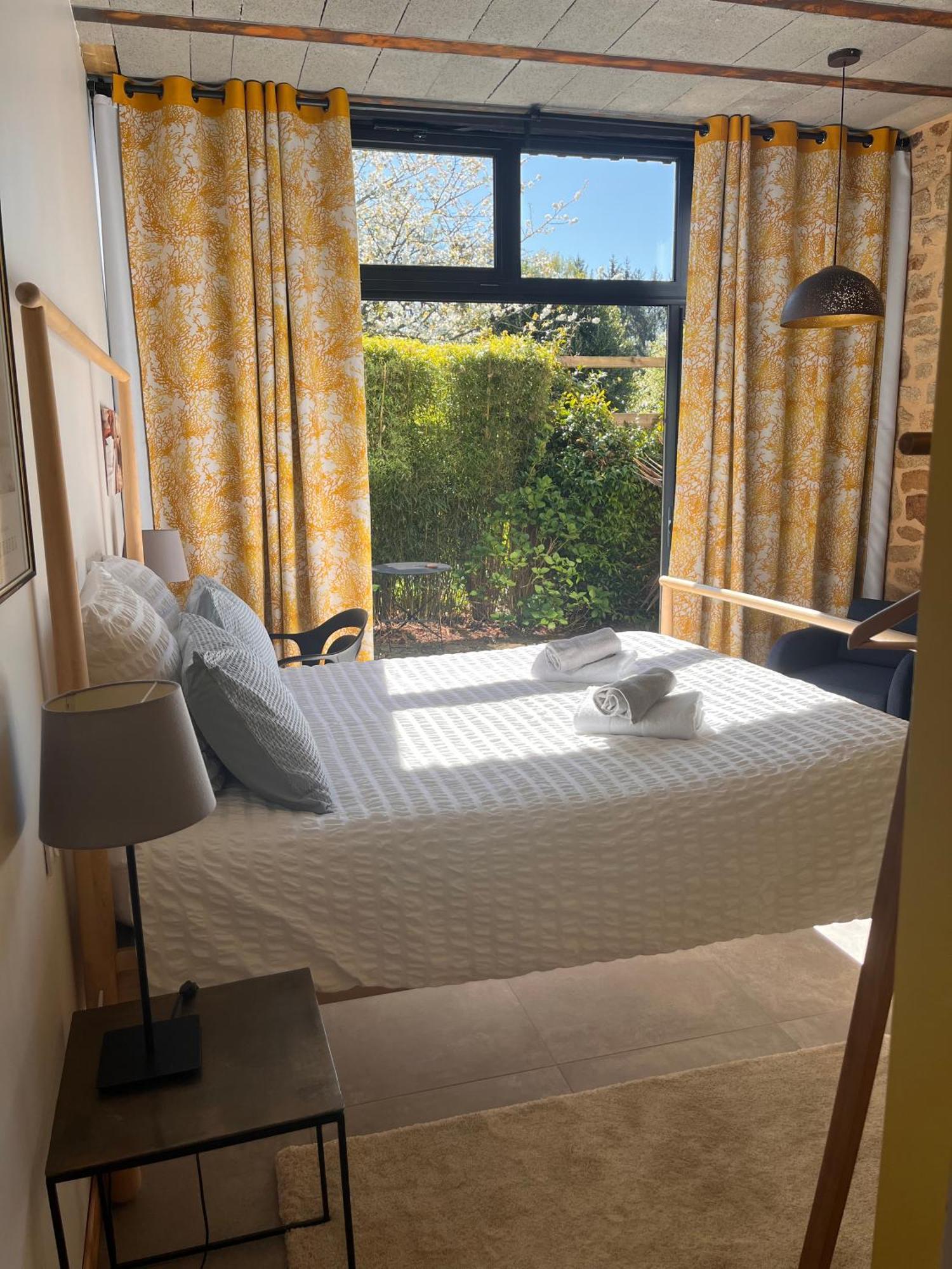 Bed and Breakfast La Sellerie Romagne  Esterno foto